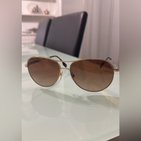Burberry Sunglasses Gold Frame and Ombré Brown lenses - Picture 1 of 5